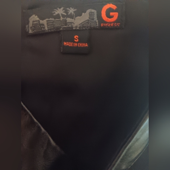 Guess Black Faux Leather Satin Criss Cross Neckline Cutout Back Top NWOT Small - Picture 5 of 5